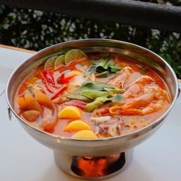 มาม่าหม้อไฟทะเลเดือด.