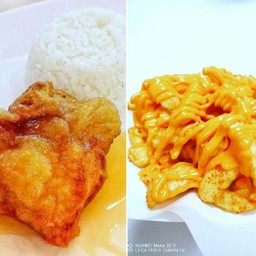ข้าวไก่ทอดซอสน้ำปลา+เฟรนช์ฟรายส์ชีส