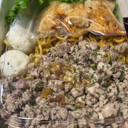 ยามดึก หมี่ไก่ฉีก-จันทนิมิตร