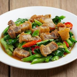 คะน้าหมูกรอบ(กับข้าว)