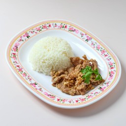 ข้าวกระเทียมหมูชิ้น