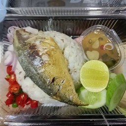 ข้าวคลุกปลาทู