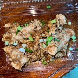 ข้าวหมูทอดกระเทียม