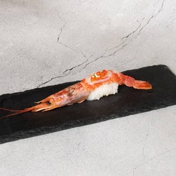 Sushi กุ้งโบตั๋นอิคุระ