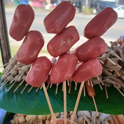 เจ๊โบว์ หมูแดดเดียว หมูพวงทอด +ข้าวเหนียว