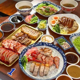 ข้าวหน้าเป็ดหมูแดงหมูกรอบ(ร้านฟู่ข้างกองกำกับ)