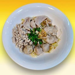 ก๋วยเตี๋ยวหมูต้มยำน้ำใส