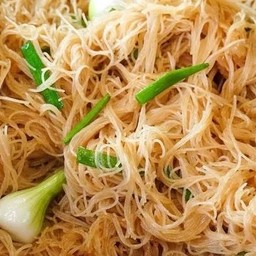 ผัดซีอิ๊วเส้นหมี่