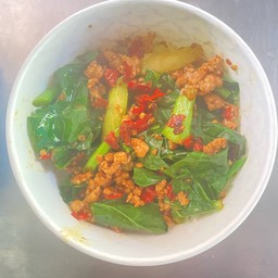 คะน้าหมูสับ ราดข้าว