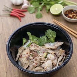 ข้าวหน้าน้ำตกคอหมู