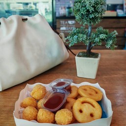 ชีสบอล&เฟรนฟายยิ้ม