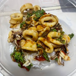 กระเพราหมึก