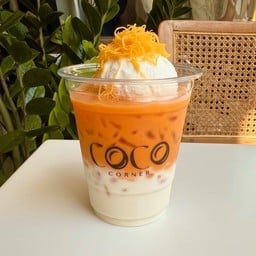 ชาไทยเย็นไอศครีมมะพร้าว