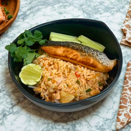 ข้าวยำแซลม่อน