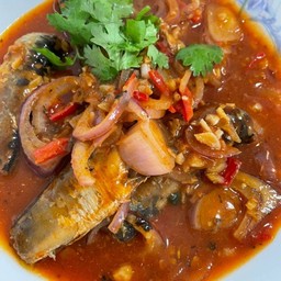 ยำปลากระป๋องราดข้าว