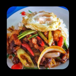 หมูผัดพริกเผาราดข้าว ไข่ดาว