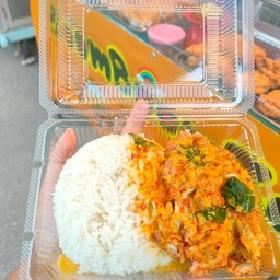 ข้าวเขียวหวานไก่กรอบ