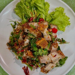 หมูกรอบคั่วพริกเกลือ