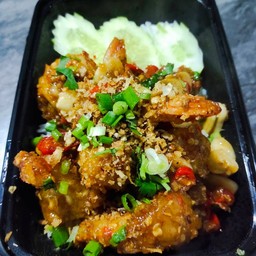 ข้าวกุ้งกรอบคั่วพริกเกลือ