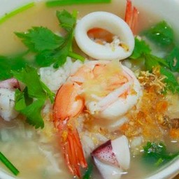 ร้านรุ่งรุจีอาหารตามสั่ง-อีสาน