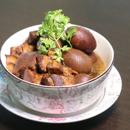 ชุดไข่พะโล้จักรพรรดิพร้อมข้าวสวย