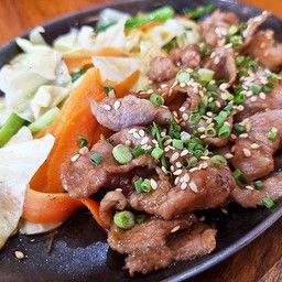 สันคอหมูกระทะร้อน