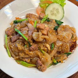 ผัดซีอิ๊วเส้นใหญ่