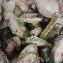 ยำมะขามแว่นกะปิน้ำปลาหวาน