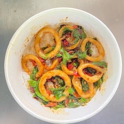 กะเพราหมึกวงรสจัด