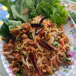 ยำแหนมข้าวทอด