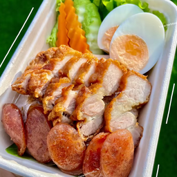 ชุดหมูทอดกุนเชียงไข่ต้ม