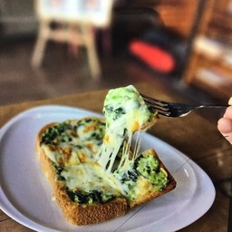 ปังผักโขมอบชีส