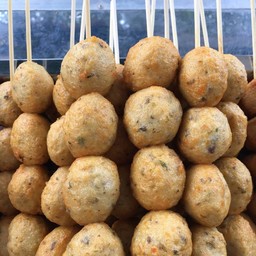 ลูกชิ้นหมูสาหร่าย