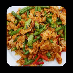 ผัดพริกแกงไก่