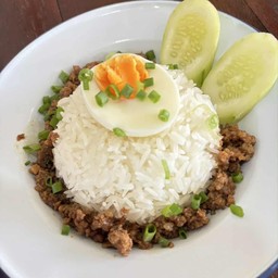 ข้าวหมูซีอิ้วไข่ยางมะตูม