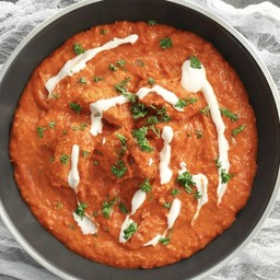 Butter chicken with garlic naan