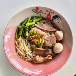 ก๋วยเตี๋ยว เส้นเล็กหมู ธรรมดา