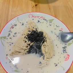 นมสดงาดำทรงเครื่อง