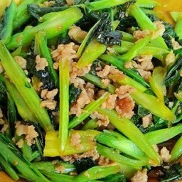 ข้าวคะน้าหมูสับนุ่มๆ