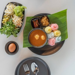 ขนมจีนน้ำยาป่า เลือกฟรี ไข่ต้ม หรือแคบหมู