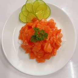 แซลมอนคลุกไข่กุ้งส้ม