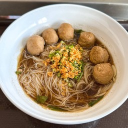 ก๋วยเตี๋ยวลูกชิ้นล้วน