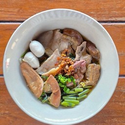 เกาเหลาหมูพิเศษ