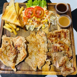 สเต็กยักษ์ (สันคอหมู+หมู+ไก่)