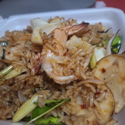 ข้าวผัดต้มยำทะเล