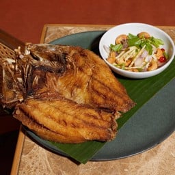 ปลากะพงทอดน้ำปลา