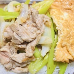 ข้าวพริกหยวกหมูไข่เจียว