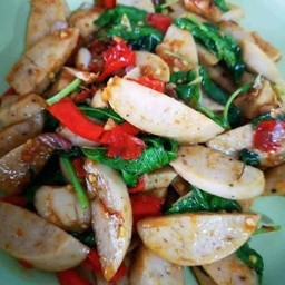กะเพราหมูยอราดข้าว