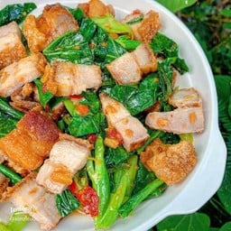 คะน้าหมูกรอบ เป็นกับข้าว