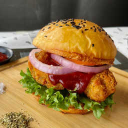 เบอร์เกอร์ไก่กรอบซอสโคชูจัง (Gochu Crispy Chicken Burger)